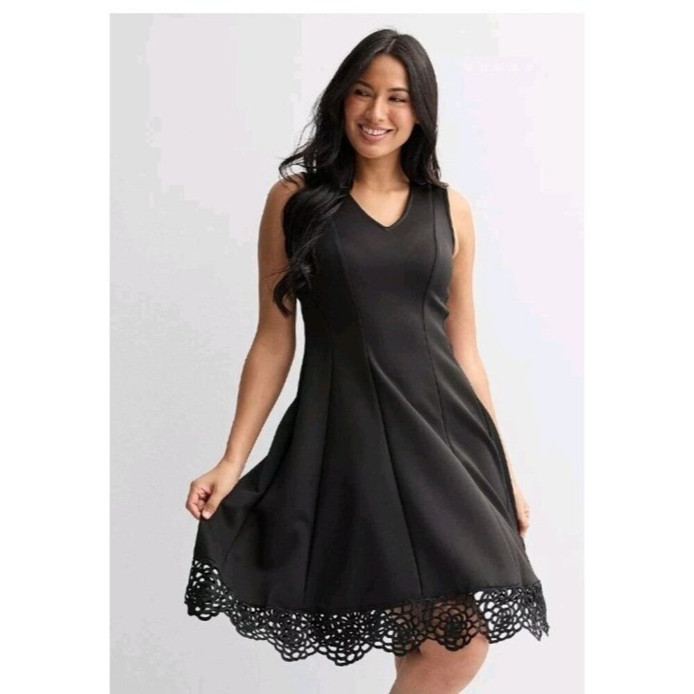 Donna Ricco Black Sleeveless Rosette Trimmed Dress Size 16W. HL146